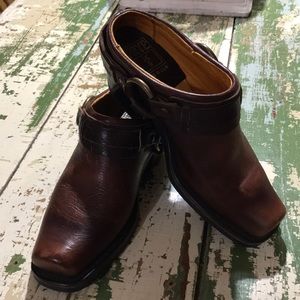 Beautiful brown Frye clogs or mules